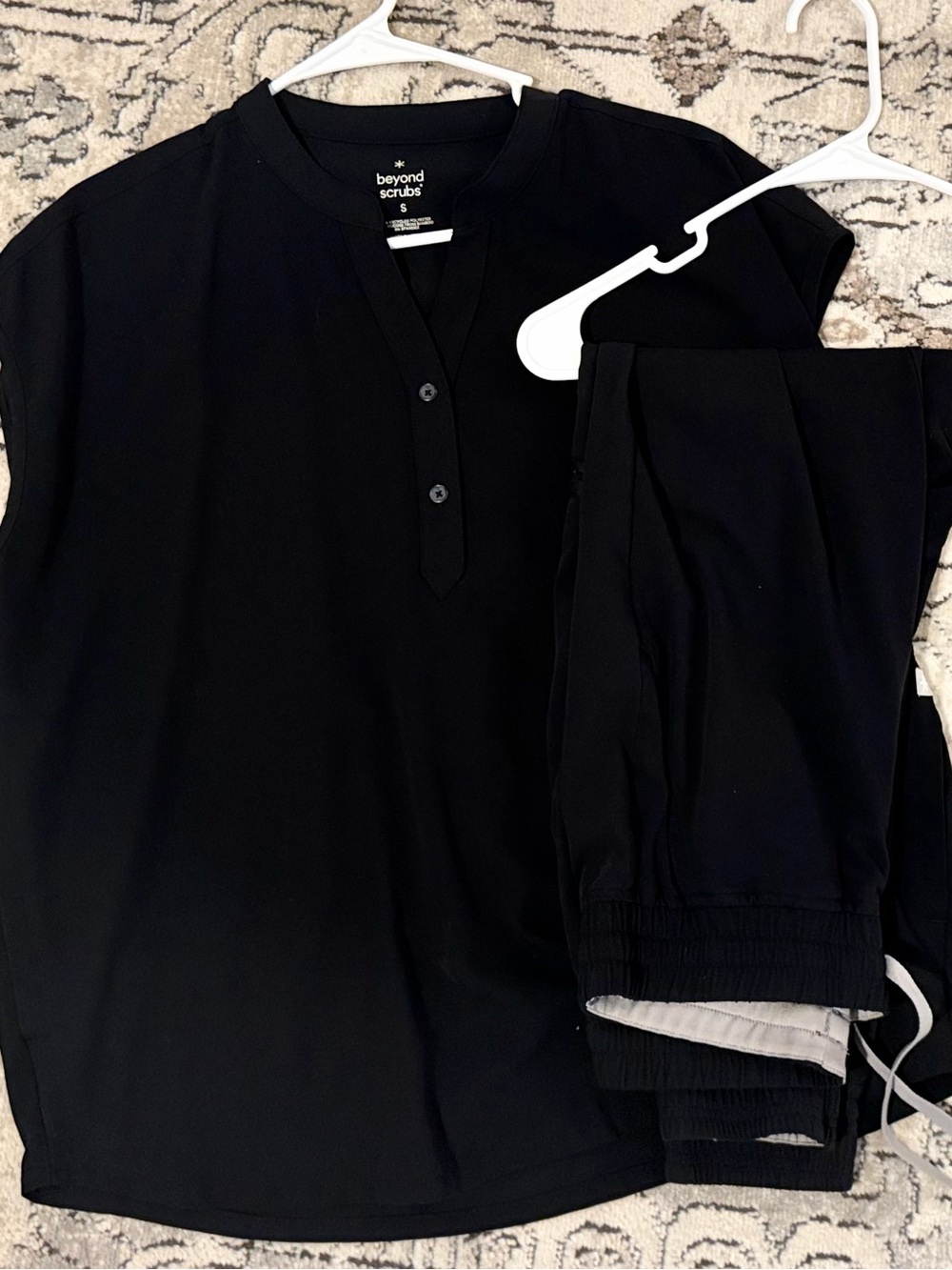 Beyond Scrubs Black Scrub S Top & SP Pants Set